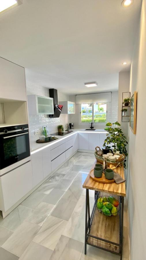 IKRAM FRONT BEACH Bermuda Beach Apartment Estepona Bagian luar foto