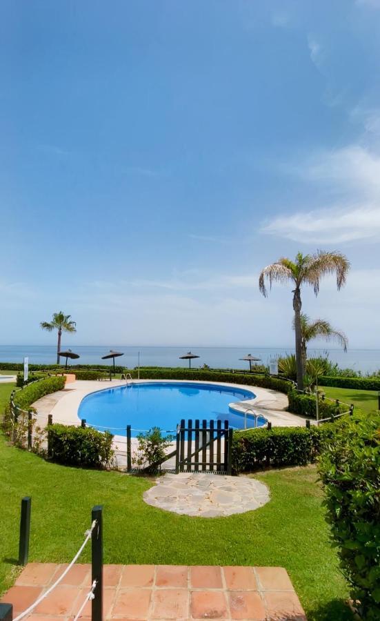 IKRAM FRONT BEACH Bermuda Beach Apartment Estepona Bagian luar foto